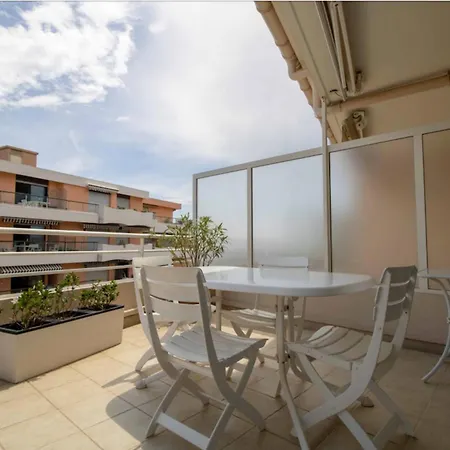 Bright Cocoon With Terrace And Sea View Сен-Рафаэль