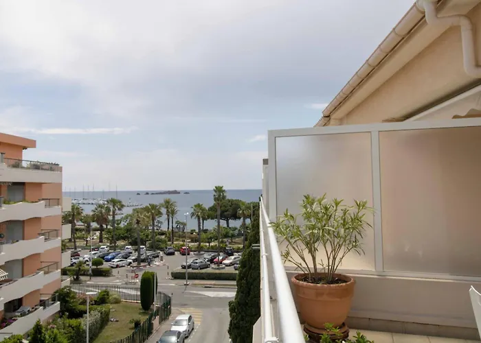 Bright Cocoon With Terrace And Sea View Saint-Raphaël